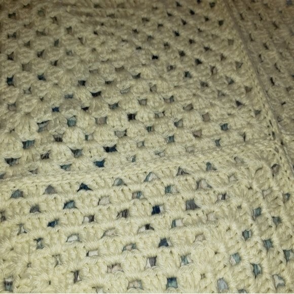 Afghan Hand-made Crocheted Off-White Open Weave 45 x 69 with Tassels - Picture 1 of 9